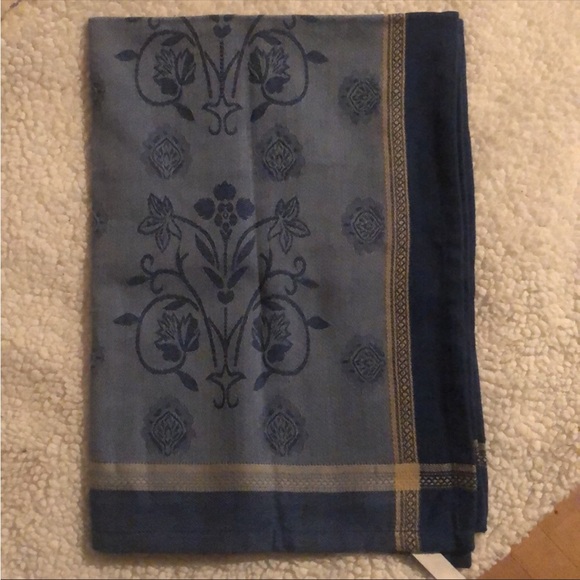 World Market Gorgeous Blue Floral Single Napkin / 100% Cotton / Made in India - Picture 1 of 2